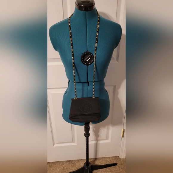 Small black Elan purse - Picture 4 of 6